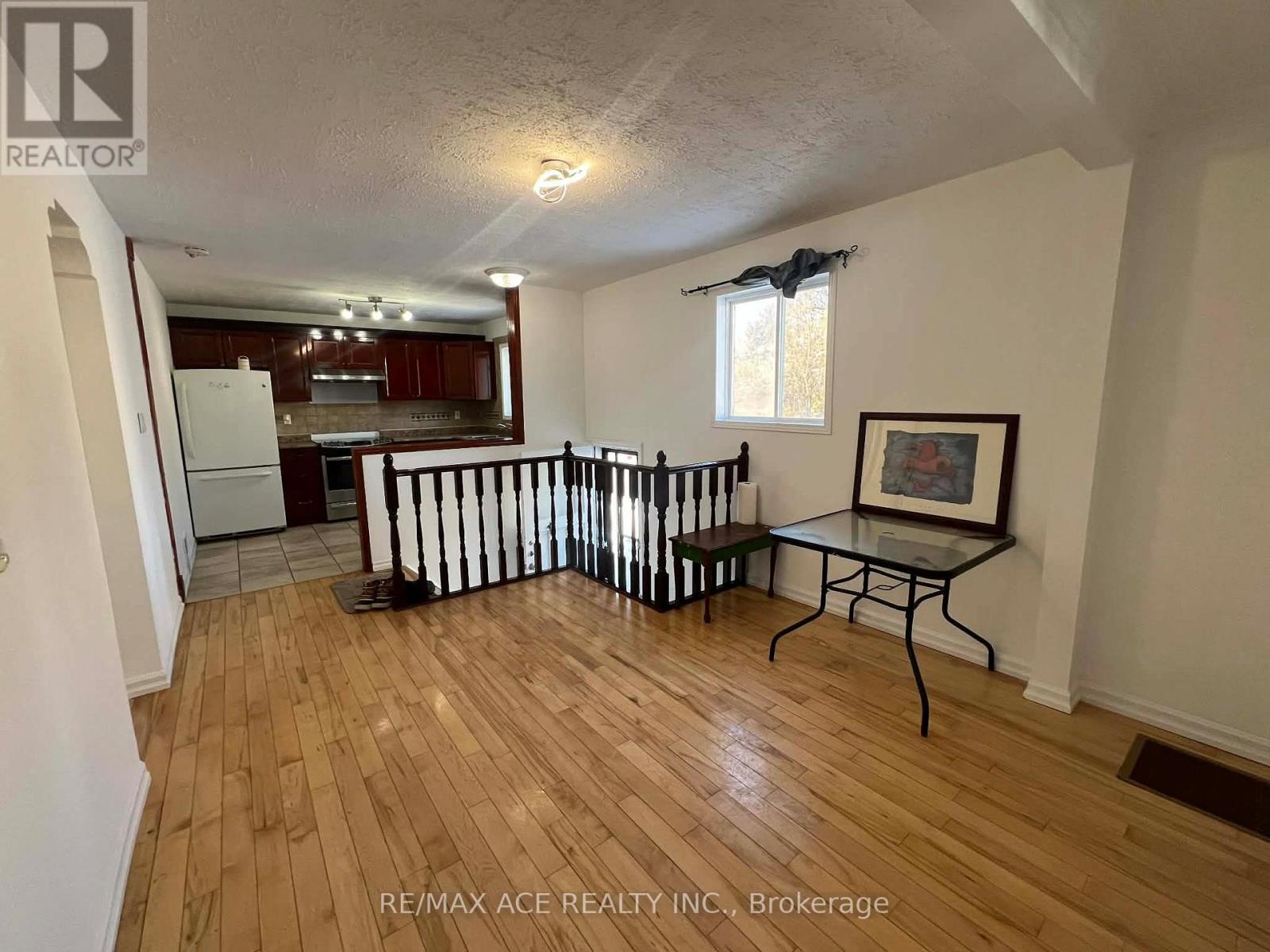 294 Pharmacy Avenue, Toronto, Ontario  M1L 3G2 - Photo 4 - E12628878