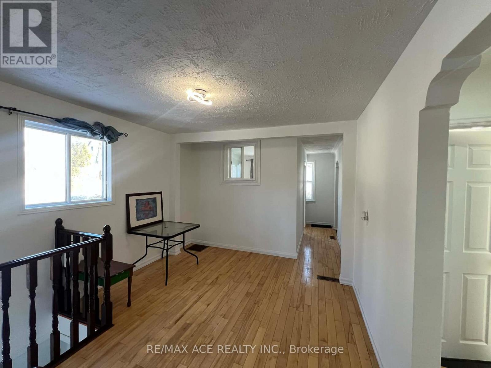 294 Pharmacy Avenue, Toronto, Ontario  M1L 3G2 - Photo 5 - E12628878