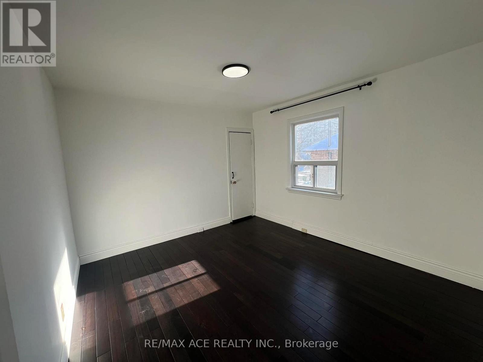 294 Pharmacy Avenue, Toronto, Ontario  M1L 3G2 - Photo 8 - E12628878