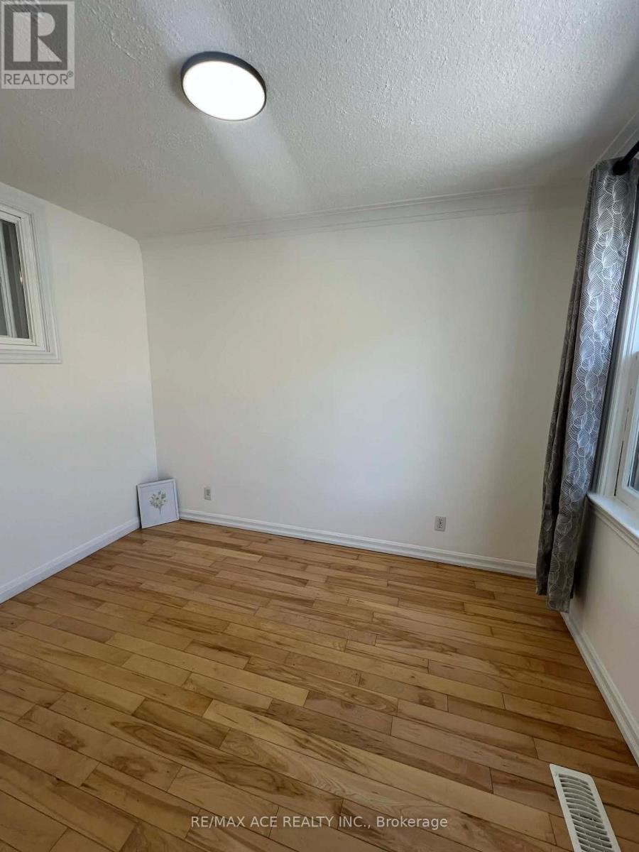 294 Pharmacy Avenue, Toronto, Ontario  M1L 3G2 - Photo 9 - E12628878