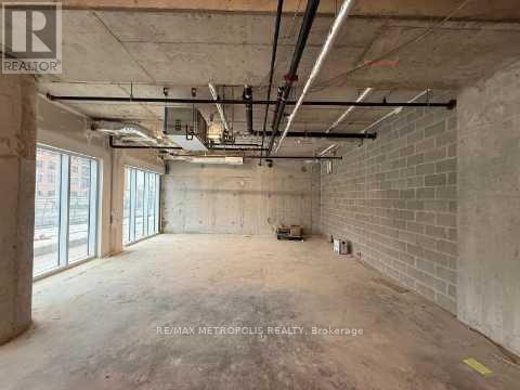 B6 - 715 Davis Drive, Newmarket, Ontario  L3Y 2R2 - Photo 2 - N12628858