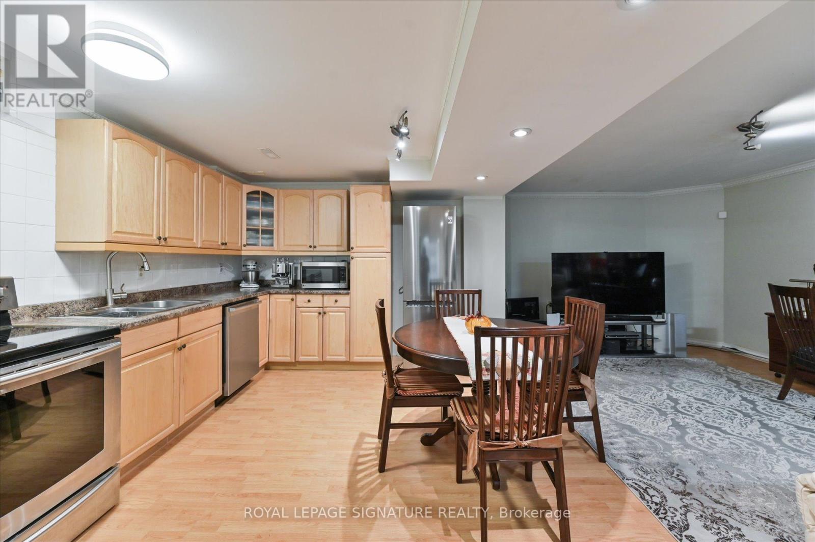 3485 Mcdowell Drive, Mississauga, Ontario L5M 6R6 - Photo 33 - W12484764