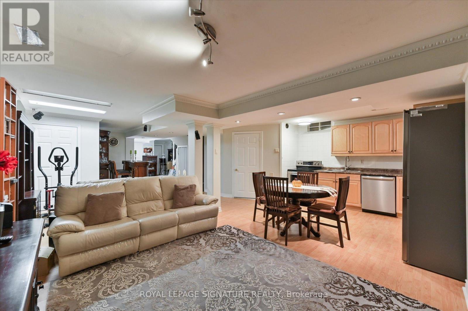 3485 Mcdowell Drive, Mississauga, Ontario L5M 6R6 - Photo 37 - W12484764