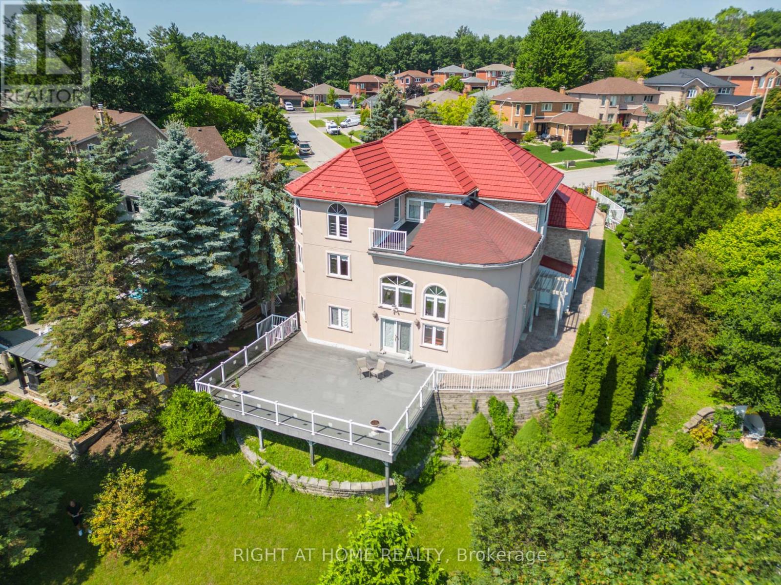 11 THACKERAY CRESCENT, Barrie, Ontario
