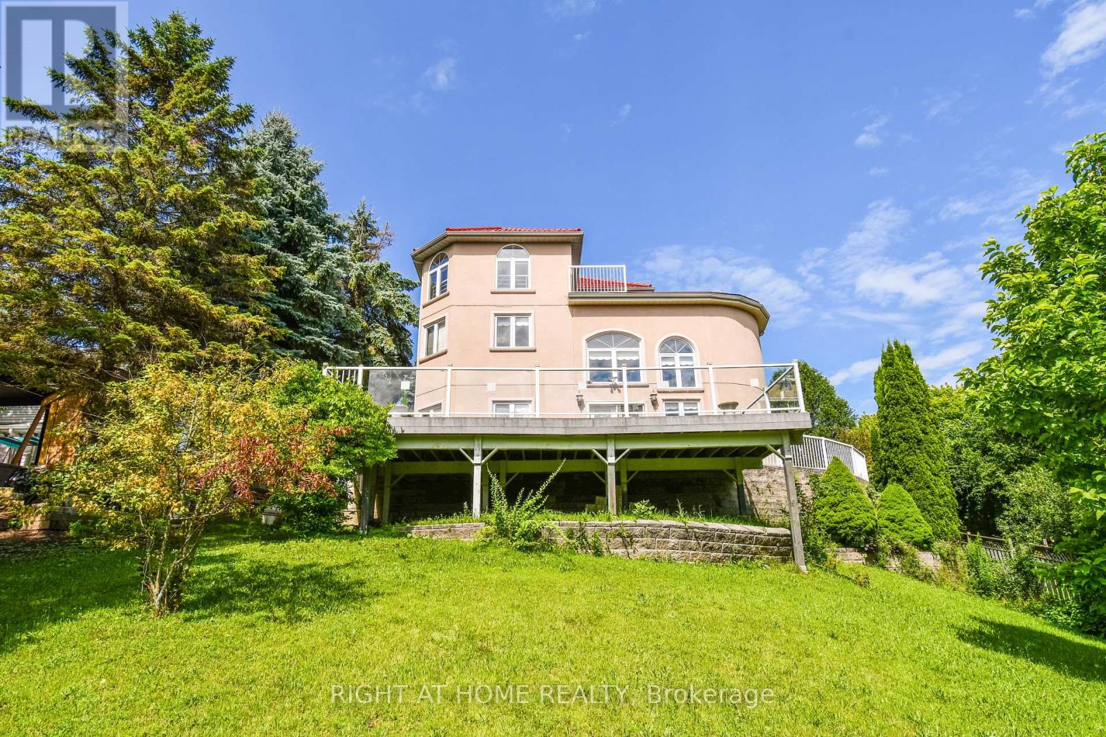 11 Thackeray Crescent, Barrie, Ontario  L4N 6J6 - Photo 4 - S12628900