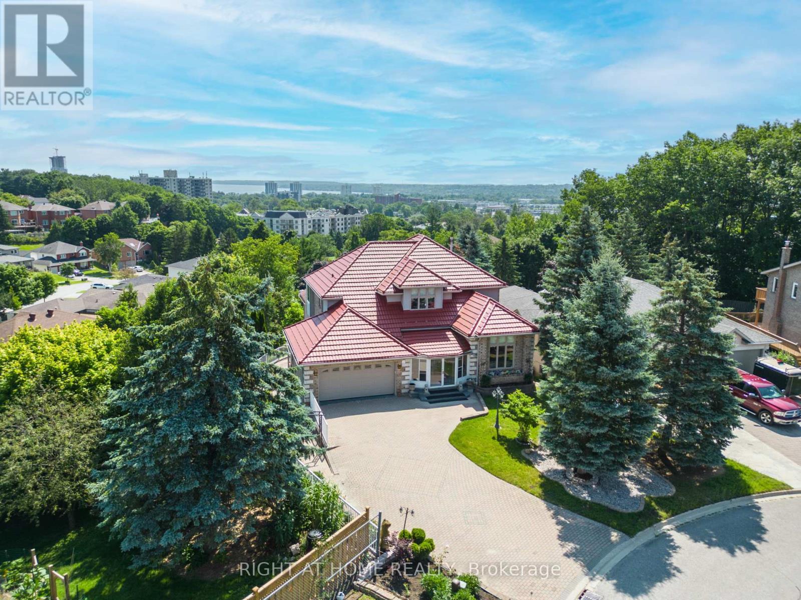 11 Thackeray Crescent, Barrie, Ontario  L4N 6J6 - Photo 6 - S12628900