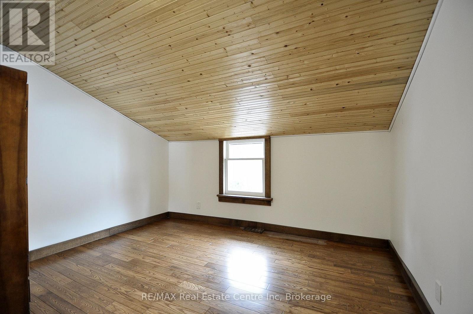 141 King Street, Brant, Ontario  N0E 1A0 - Photo 23 - X12498610