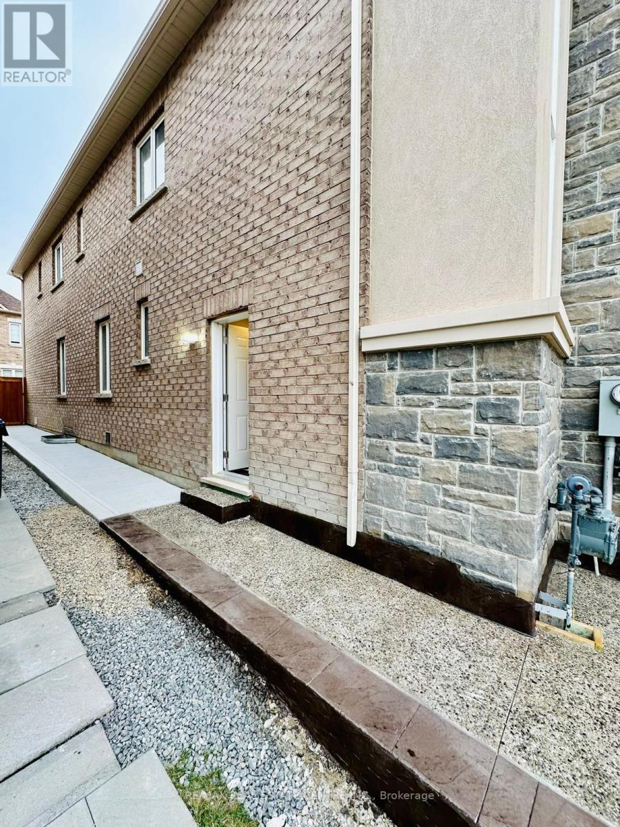 3 Elverton Crescent, Brampton, Ontario  L7A 4Z4 - Photo 3 - W12628840