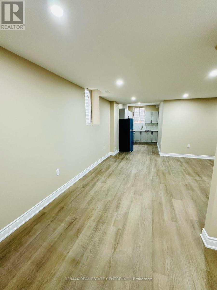 3 Elverton Crescent, Brampton, Ontario  L7A 4Z4 - Photo 8 - W12628840