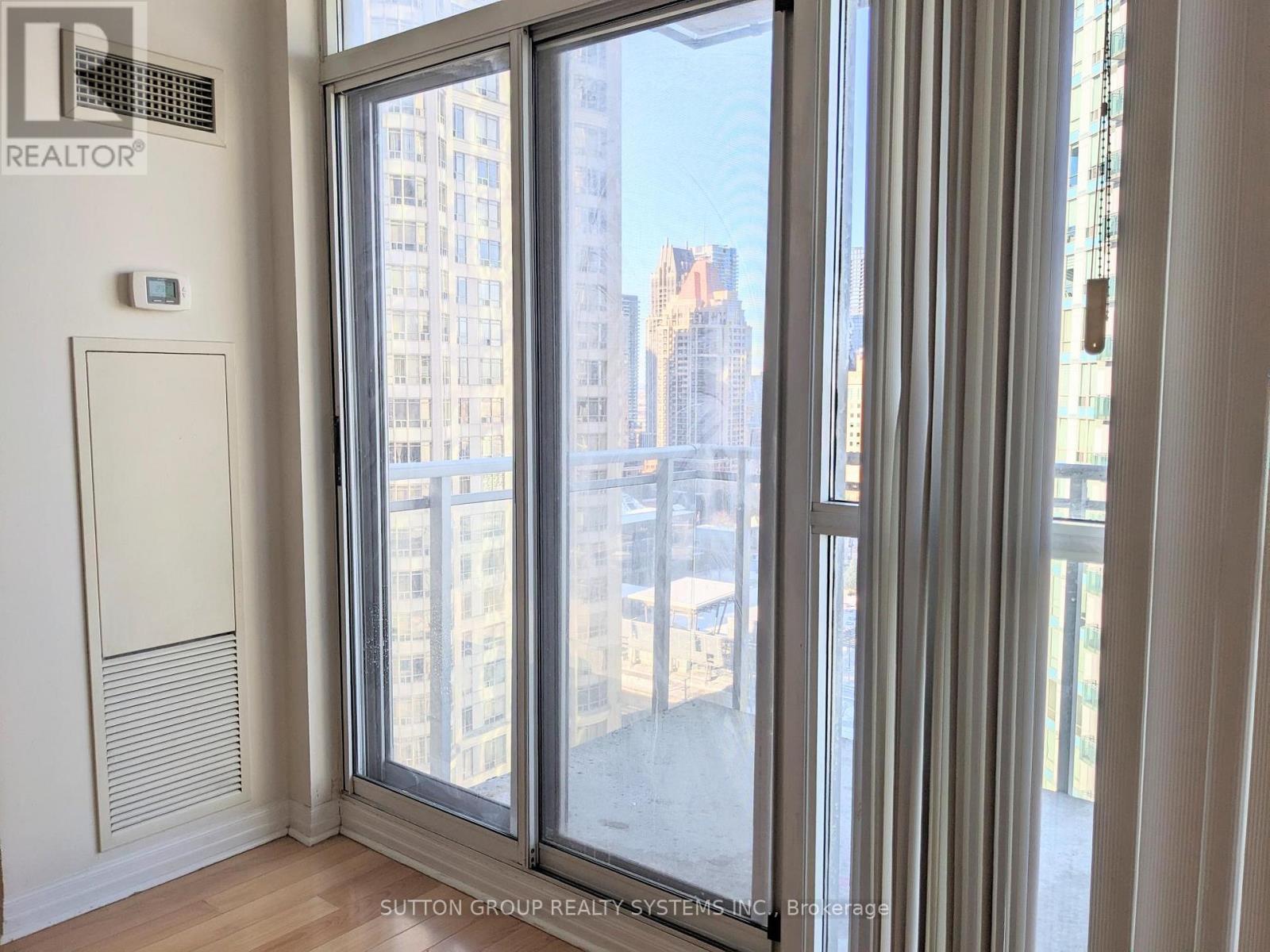 2003 - 225 Webb Drive, Mississauga, Ontario  L5B 4P2 - Photo 4 - W12628850