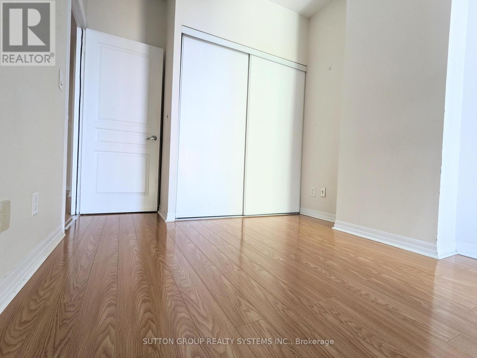 2003 - 225 Webb Drive, Mississauga, Ontario  L5B 4P2 - Photo 9 - W12628850