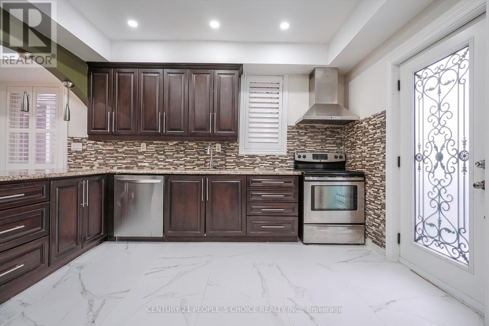 81 Pauline Avenue, Toronto, Ontario  M6H 3M7 - Photo 12 - W12628868