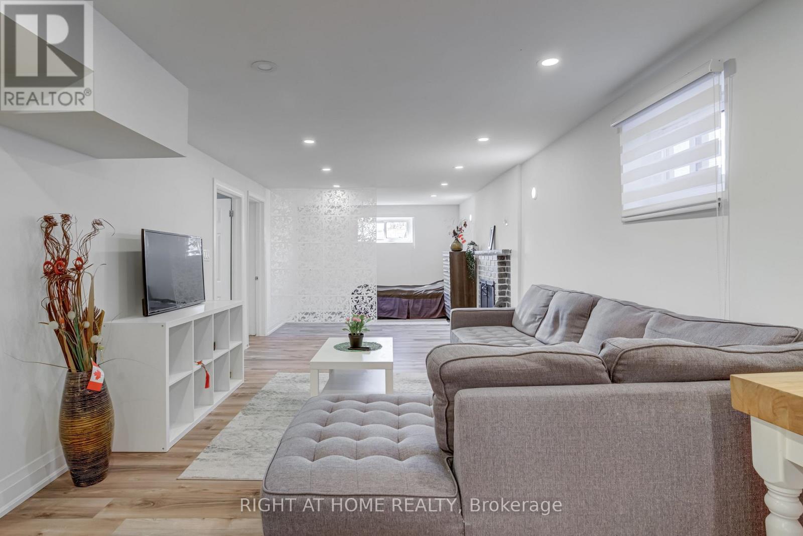 484 Kelvedon Mews, Mississauga, Ontario  L4Z 1G4 - Photo 4 - W12628886