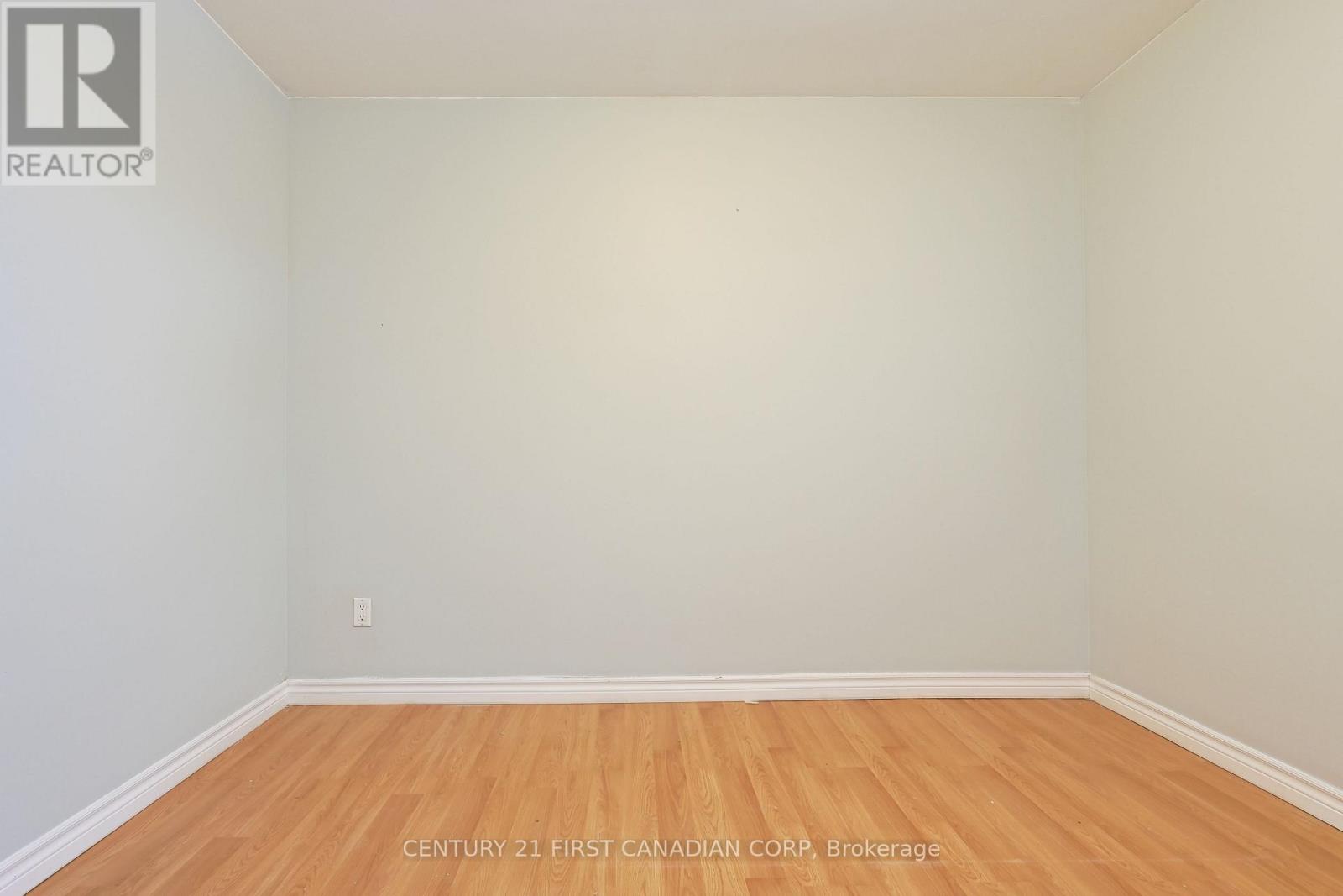 65 Irving Place, London East, Ontario  N5V 2H6 - Photo 11 - X12584732