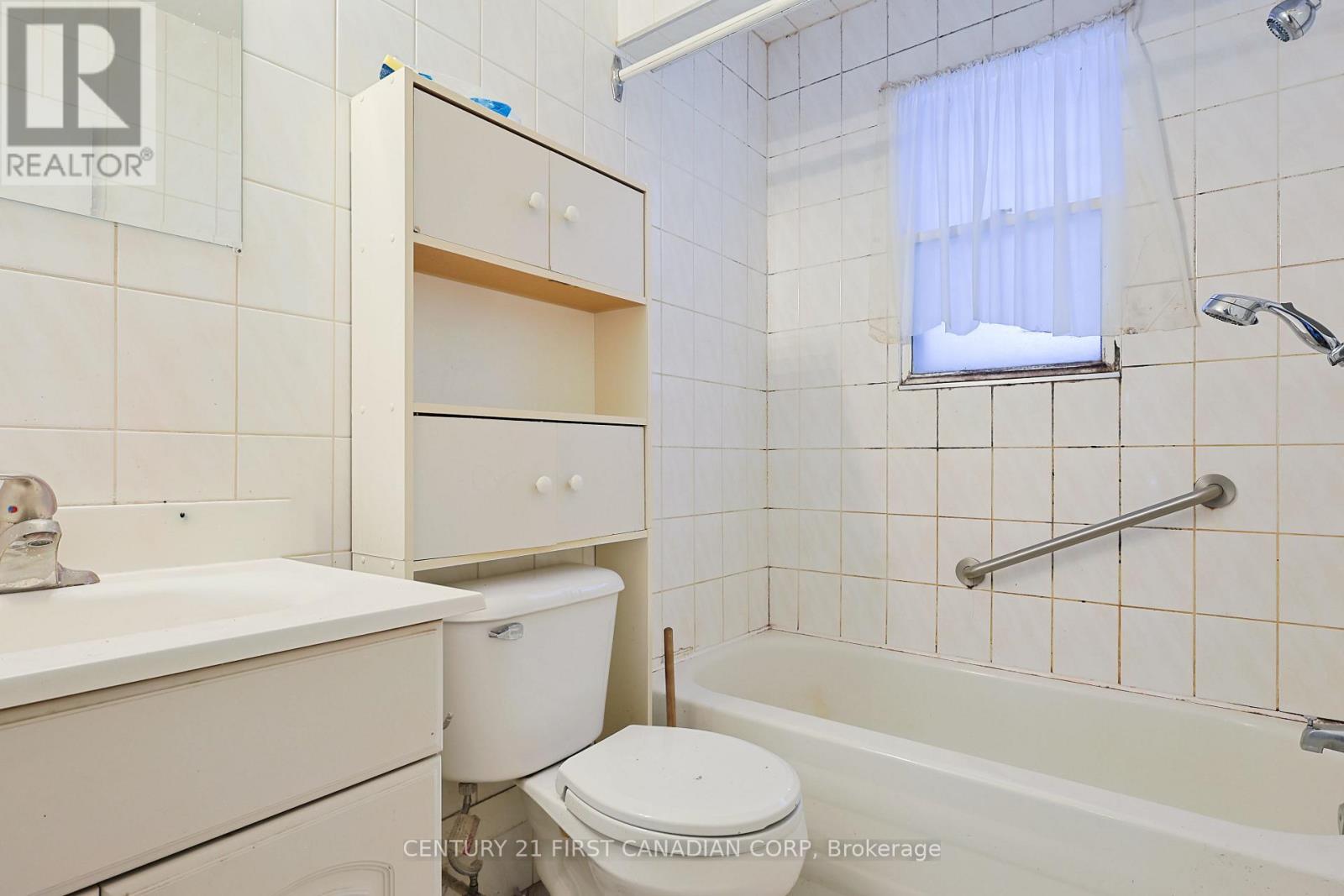 65 Irving Place, London East, Ontario  N5V 2H6 - Photo 6 - X12584732