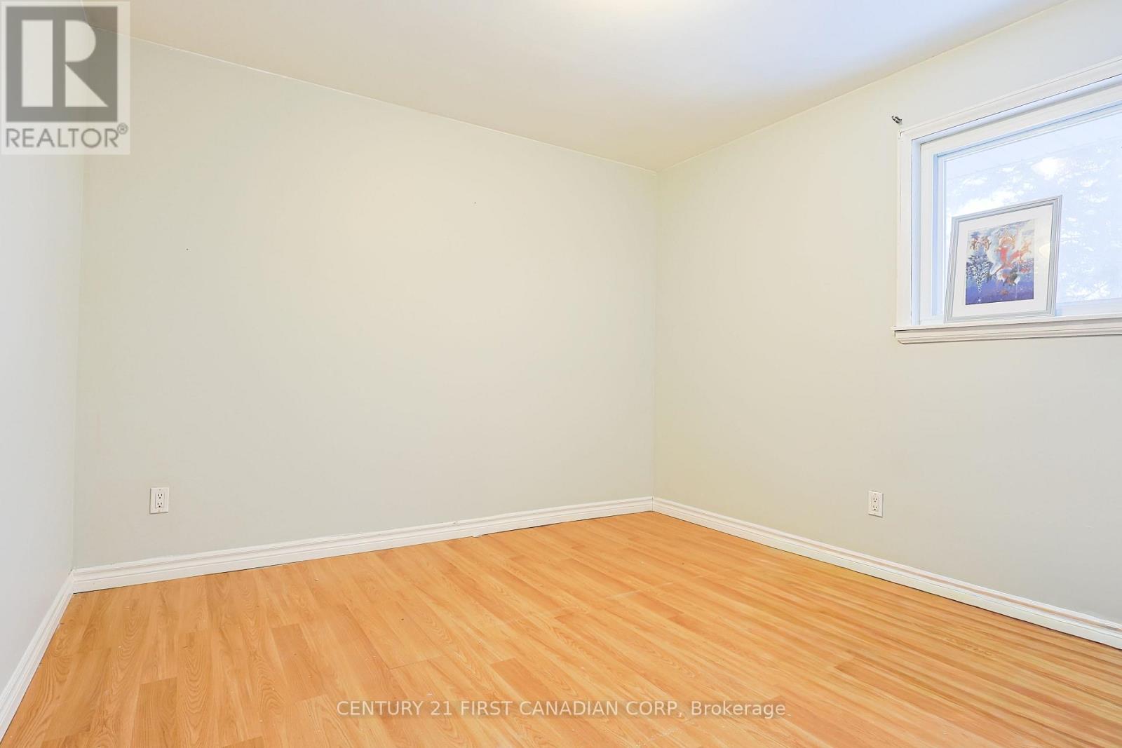 65 Irving Place, London East, Ontario  N5V 2H6 - Photo 9 - X12584732