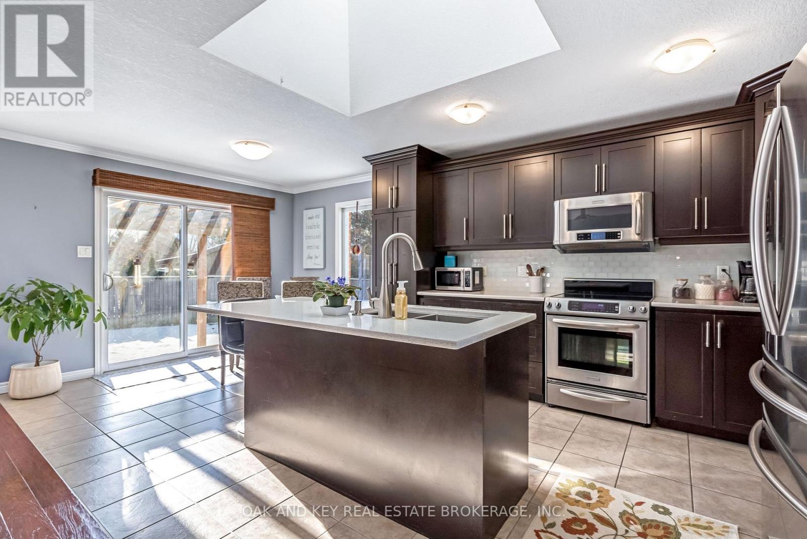 34 Fieldstone Crescent, Middlesex Centre, Ontario  N0L 1R0 - Photo 14 - X12628934