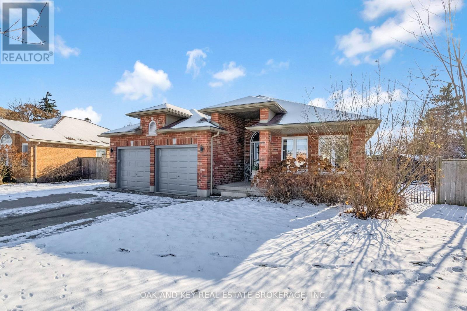 34 Fieldstone Crescent, Middlesex Centre, Ontario  N0L 1R0 - Photo 2 - X12628934