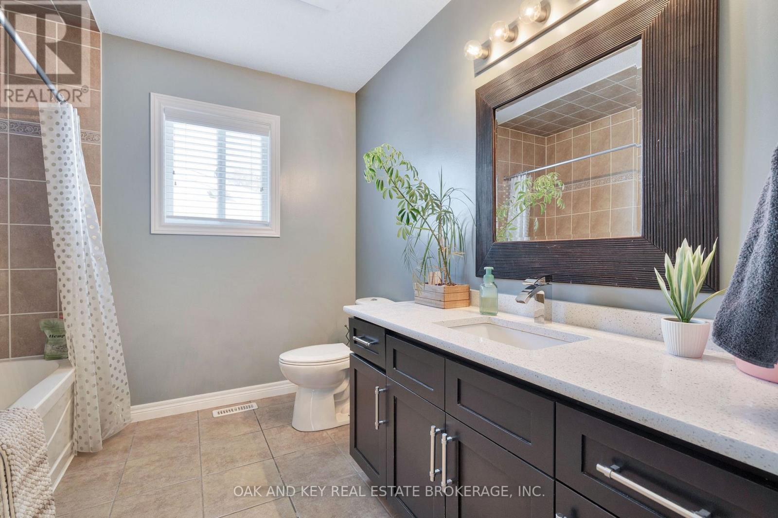 34 Fieldstone Crescent, Middlesex Centre, Ontario  N0L 1R0 - Photo 24 - X12628934