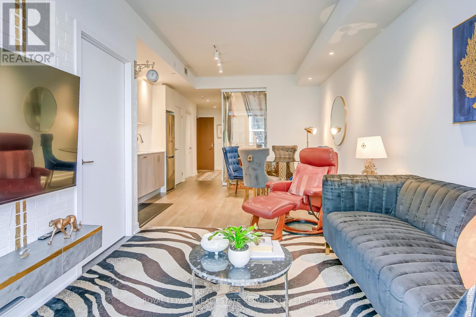 1805 - 1926 Lake Shore Boulevard W, Toronto, Ontario  M6S 1A1 - Photo 3 - W12460191