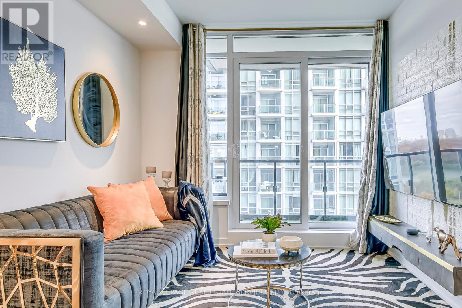 1805 - 1926 Lake Shore Boulevard W, Toronto, Ontario  M6S 1A1 - Photo 5 - W12460191