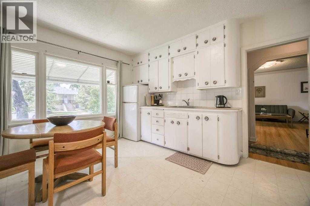 Main Floor, 2510 16 Street Nw, Calgary, Alberta  T2M 3R2 - Photo 11 - A2270557