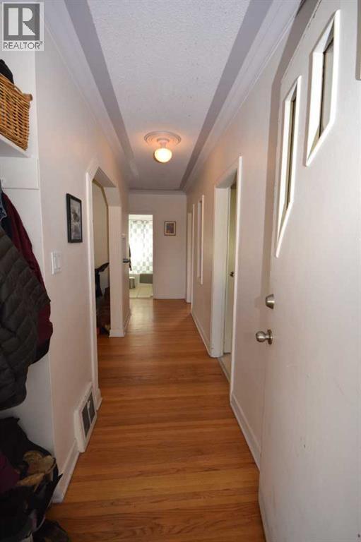 Main Floor, 2510 16 Street Nw, Calgary, Alberta  T2M 3R2 - Photo 16 - A2270557