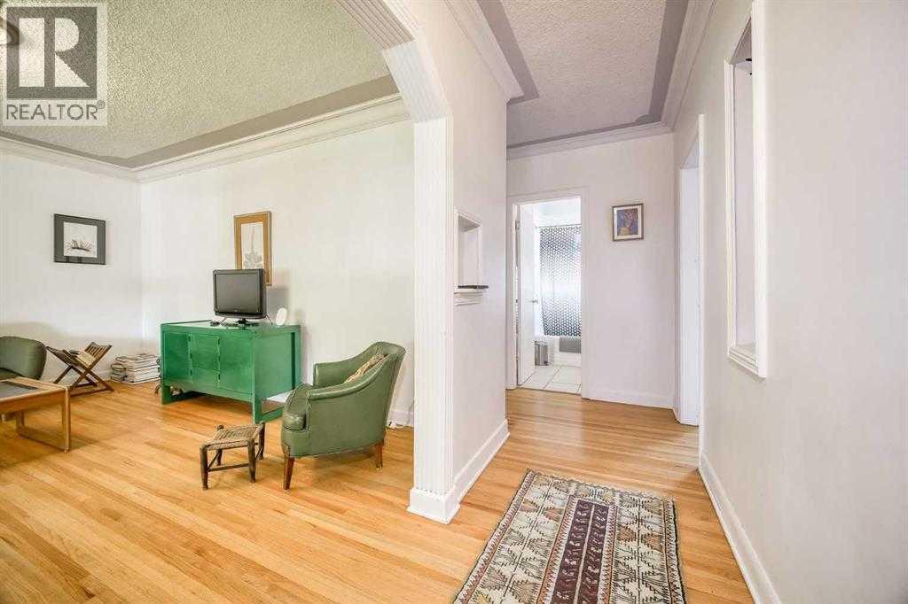 Main Floor, 2510 16 Street Nw, Calgary, Alberta  T2M 3R2 - Photo 5 - A2270557