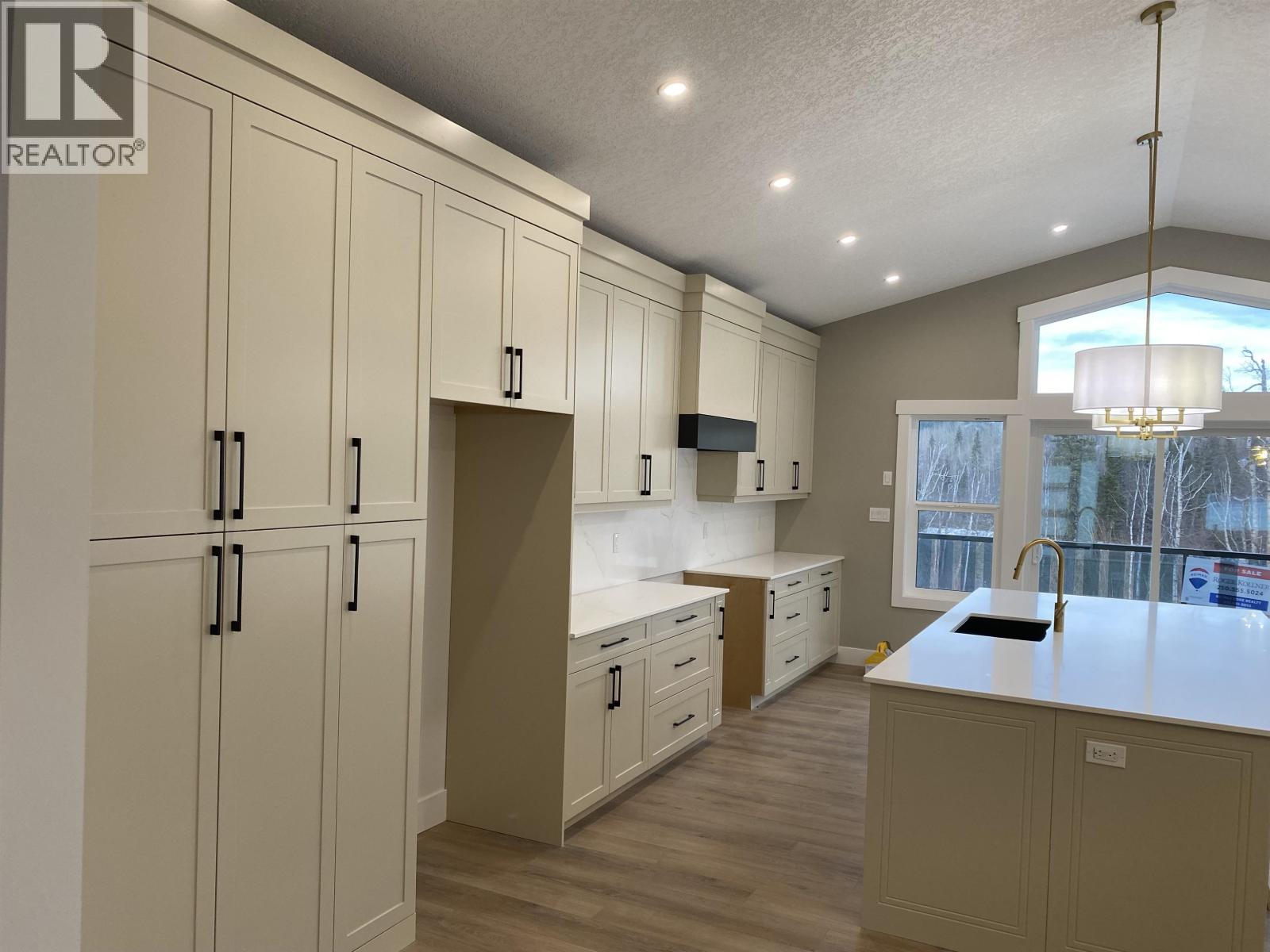 7428 Foxridge Avenue, Prince George, British Columbia  V2N 0H2 - Photo 7 - R3063235