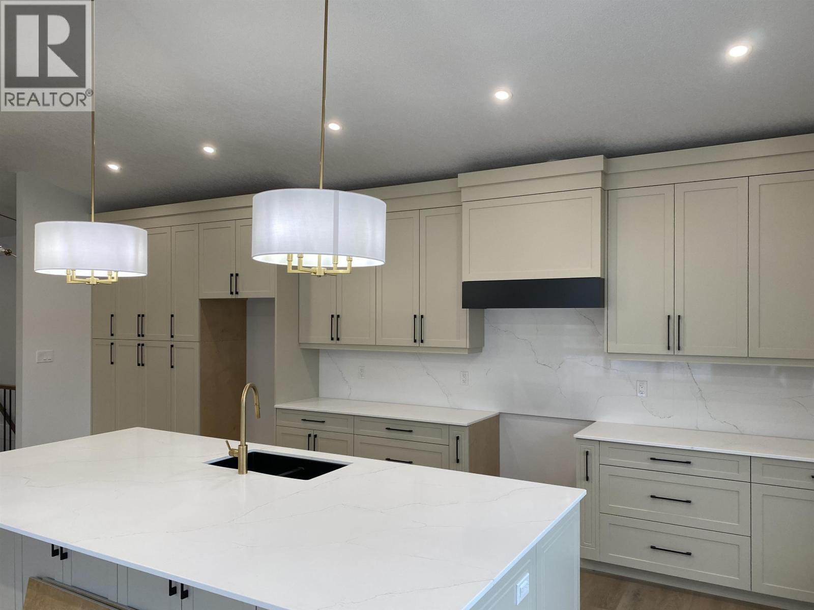 7428 Foxridge Avenue, Prince George, British Columbia  V2N 0H2 - Photo 6 - R3063235