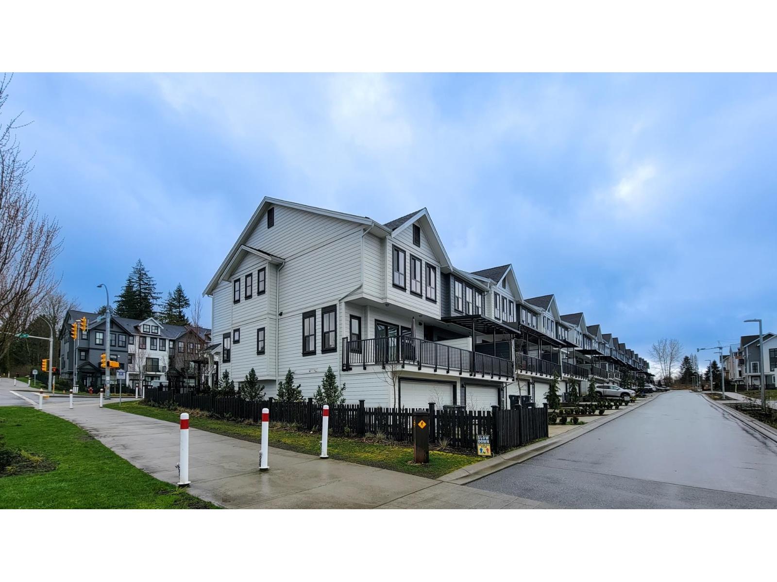 8163 202 Street, Langley, British Columbia V2Y 3K2 - Photo 3 - R3073623