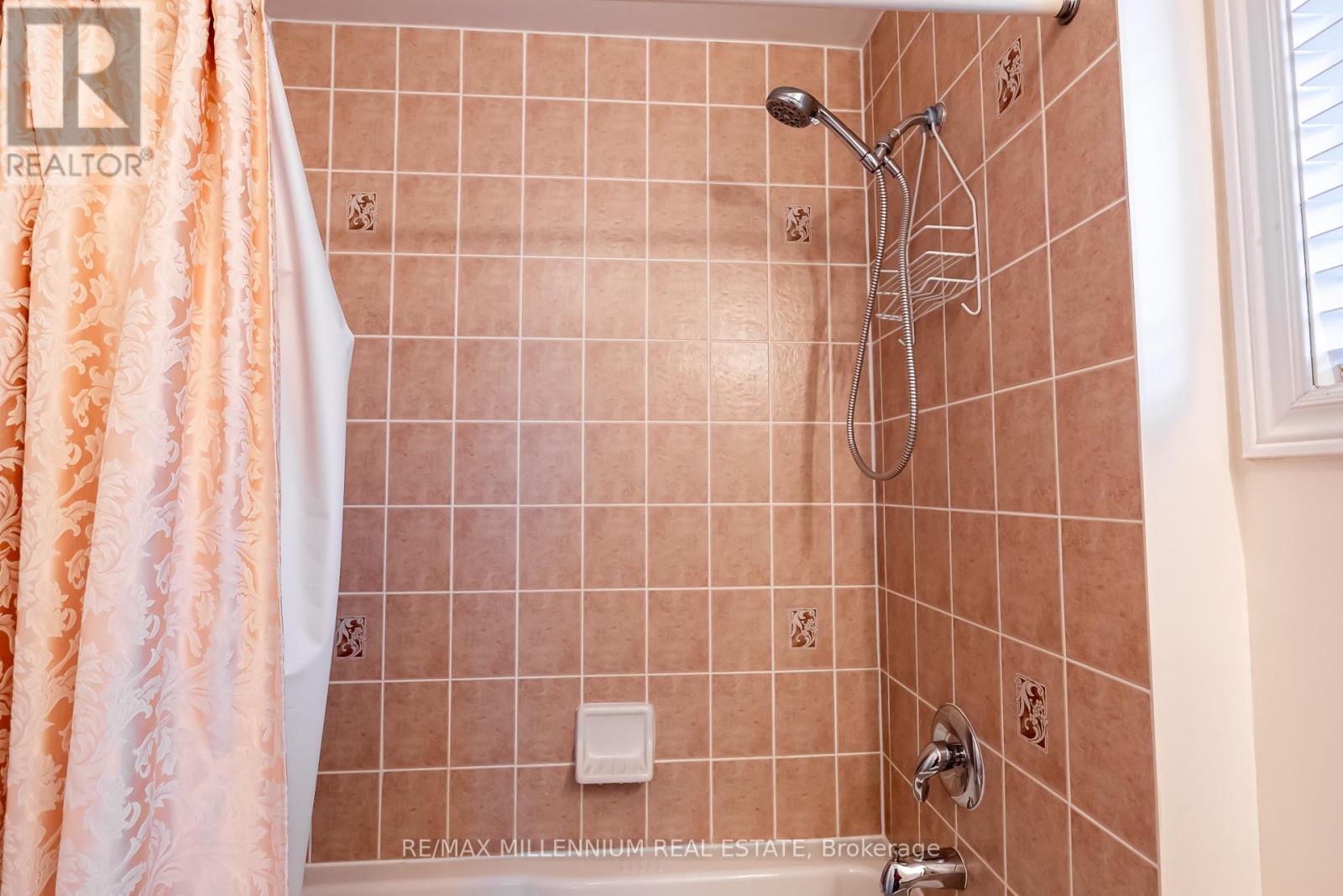 25 Bevan Crescent, Ajax, Ontario  L1T 4N3 - Photo 19 - E12628922