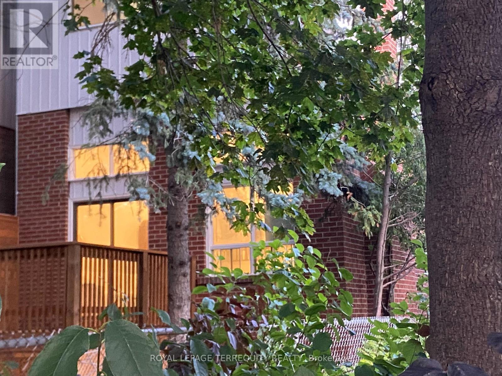 28 Festival Drive, Toronto, Ontario  M2R 3V1 - Photo 22 - C12333374