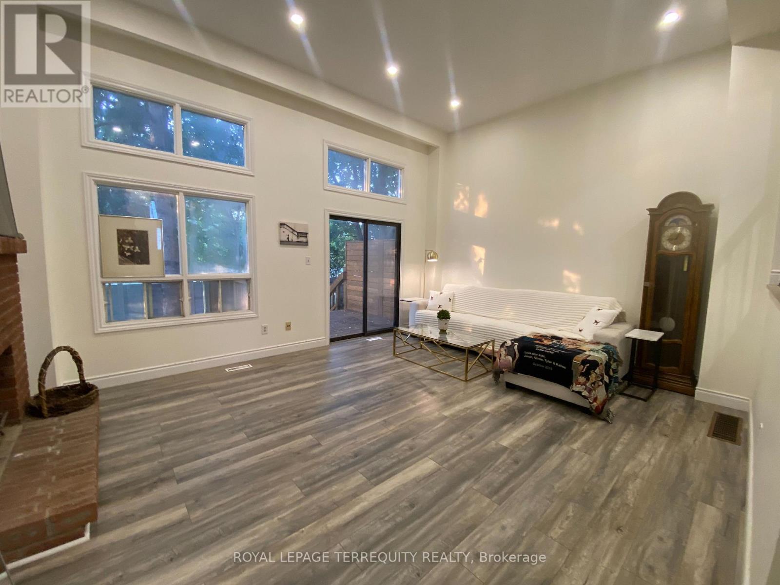 28 Festival Drive, Toronto, Ontario  M2R 3V1 - Photo 3 - C12333374