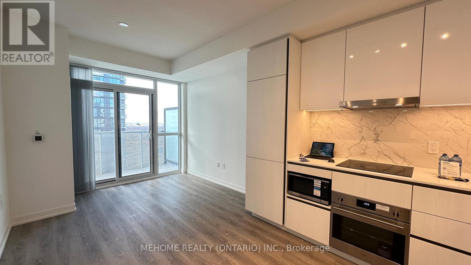 3915 - 8 Interchange Way, Vaughan, Ontario  L4K 5Z7 - Photo 3 - N12628912