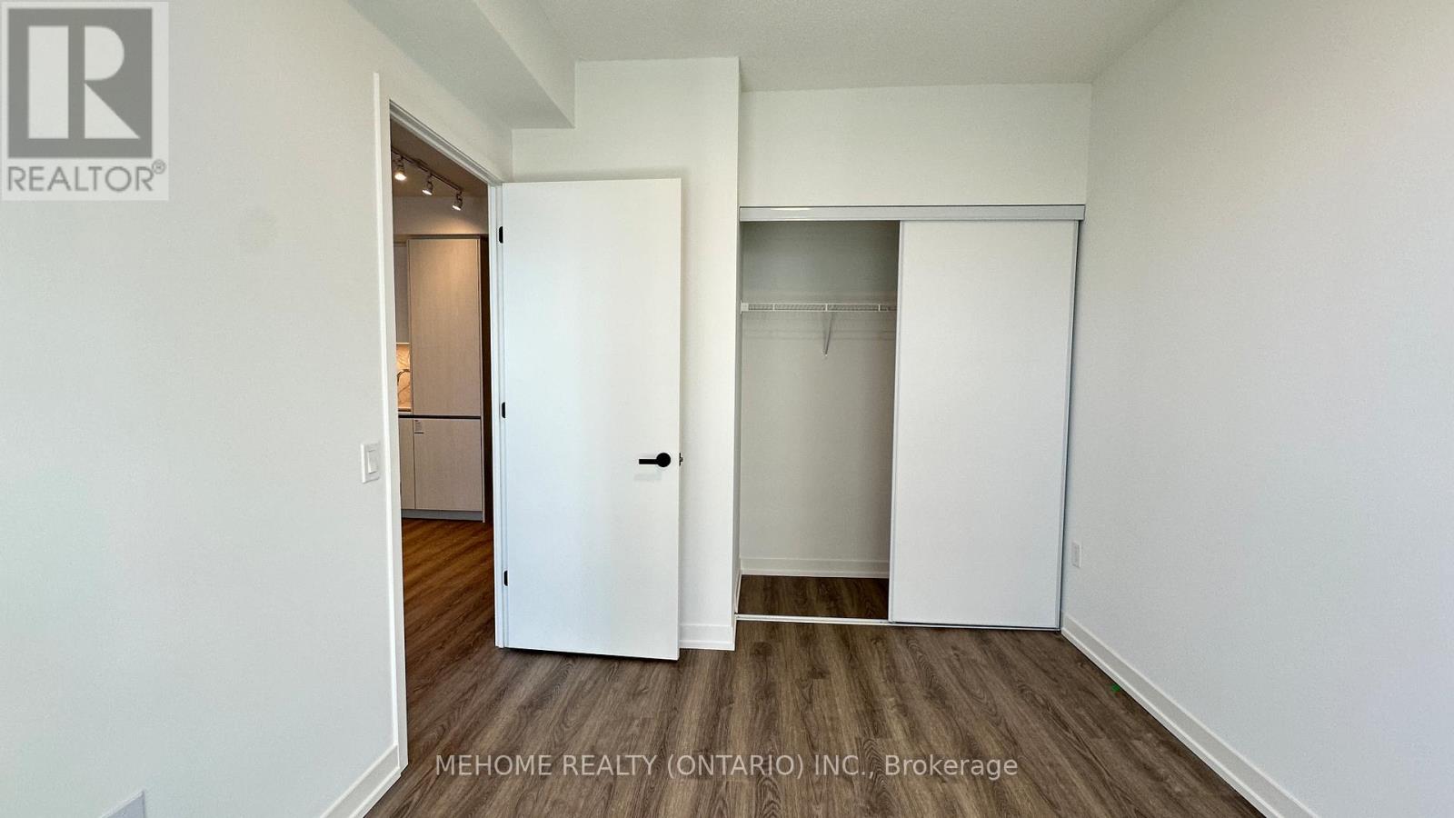 3915 - 8 Interchange Way, Vaughan, Ontario  L4K 5Z7 - Photo 4 - N12628912