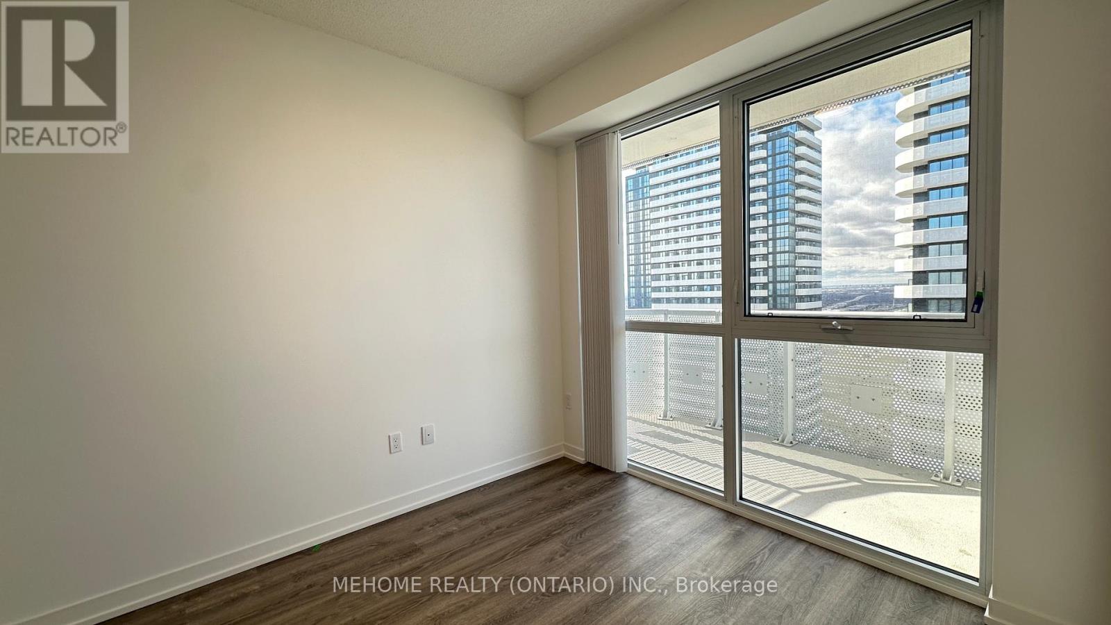 3915 - 8 Interchange Way, Vaughan, Ontario  L4K 5Z7 - Photo 5 - N12628912