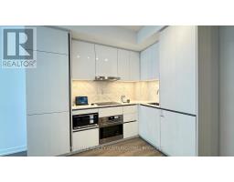 3915 - 8 INTERCHANGE WAY, Vaughan, Ontario