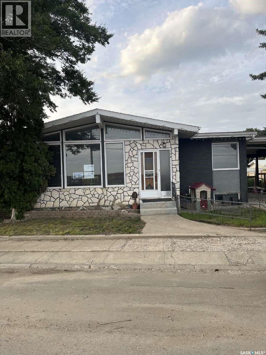 506 1st AVENUE W, leader, Saskatchewan