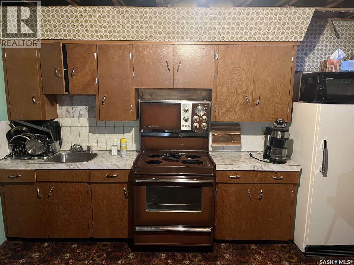 506 1st Avenue W, Leader, Saskatchewan  S0N 1H0 - Photo 24 - SK025552