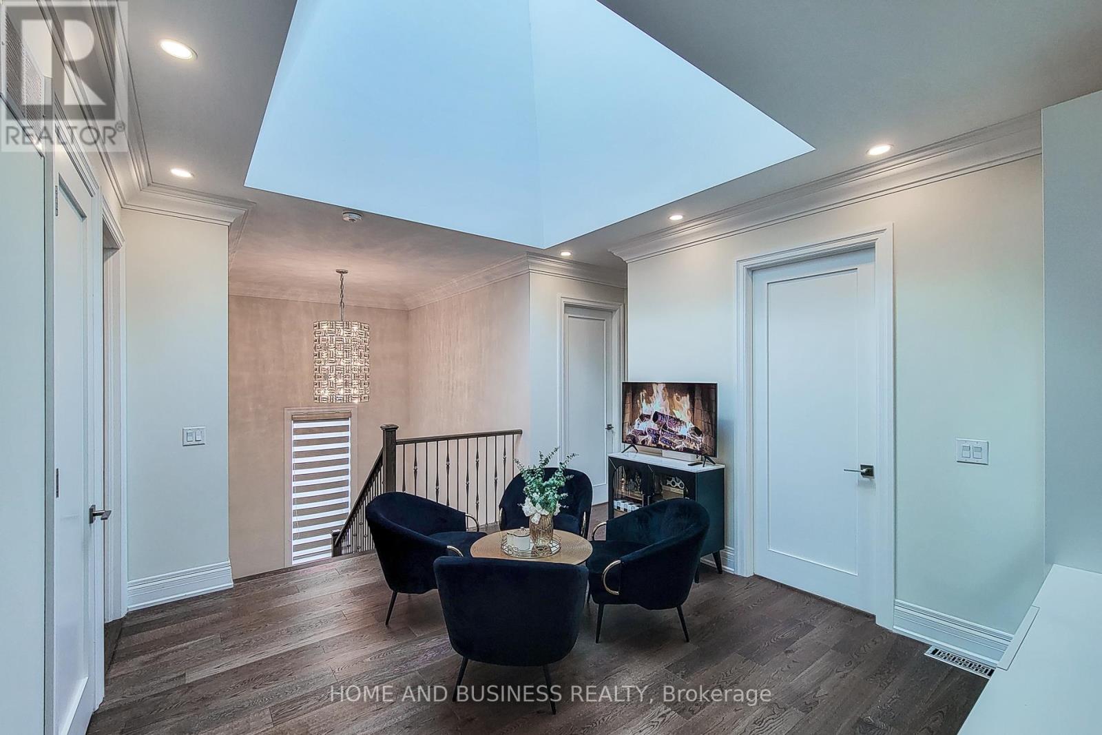 115 Russell Drive, Oakville, Ontario  L6H 1L4 - Photo 24 - W12628926