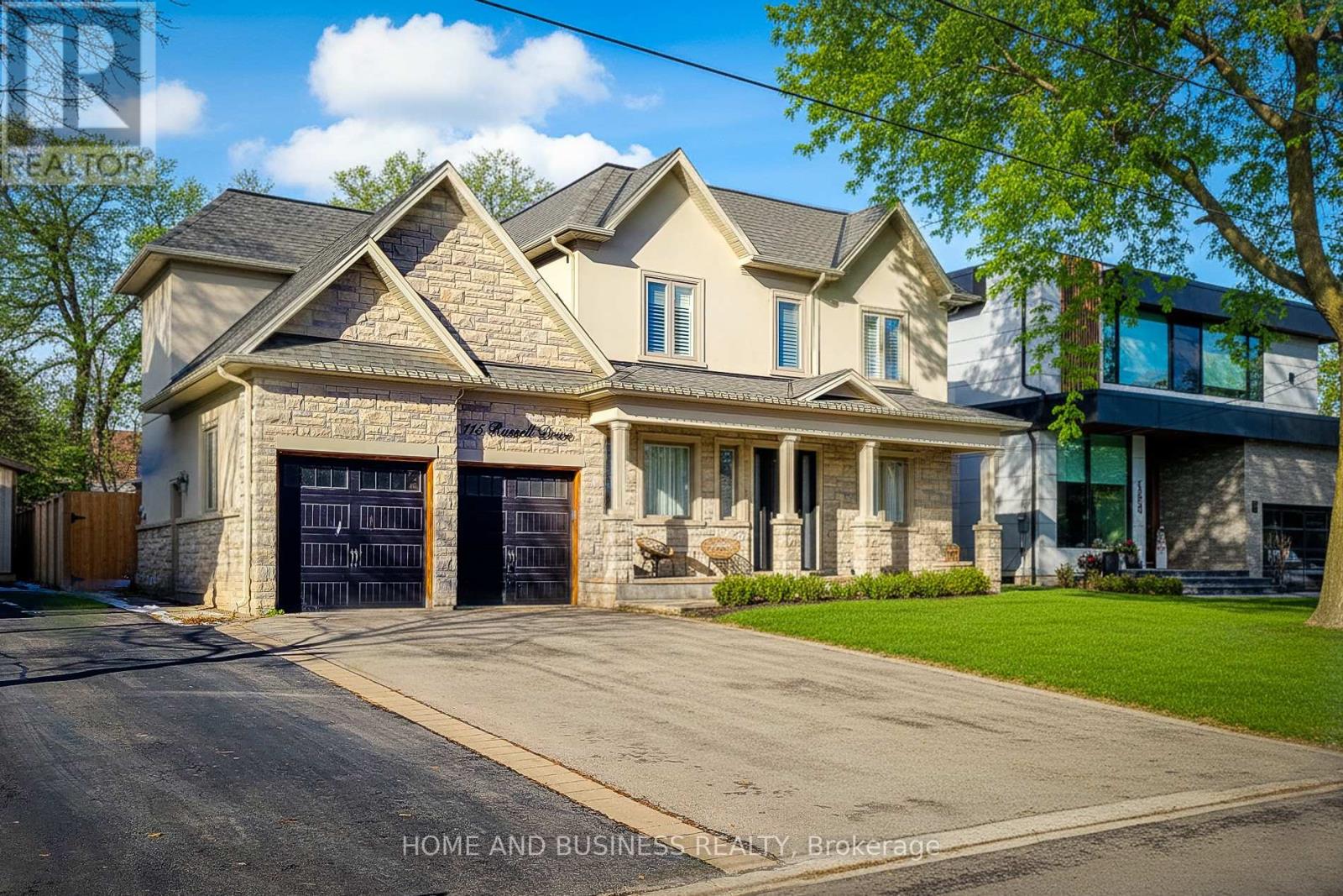 115 Russell Drive, Oakville, Ontario  L6H 1L4 - Photo 3 - W12628926