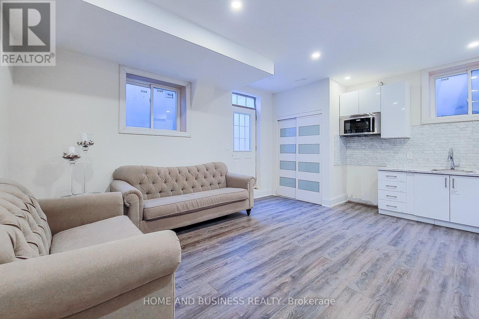 115 Russell Drive, Oakville, Ontario  L6H 1L4 - Photo 36 - W12628926