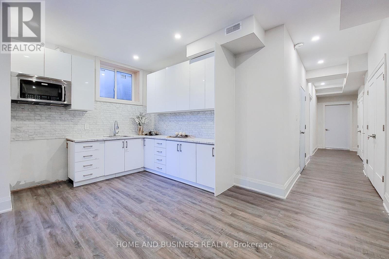 115 Russell Drive, Oakville, Ontario  L6H 1L4 - Photo 37 - W12628926