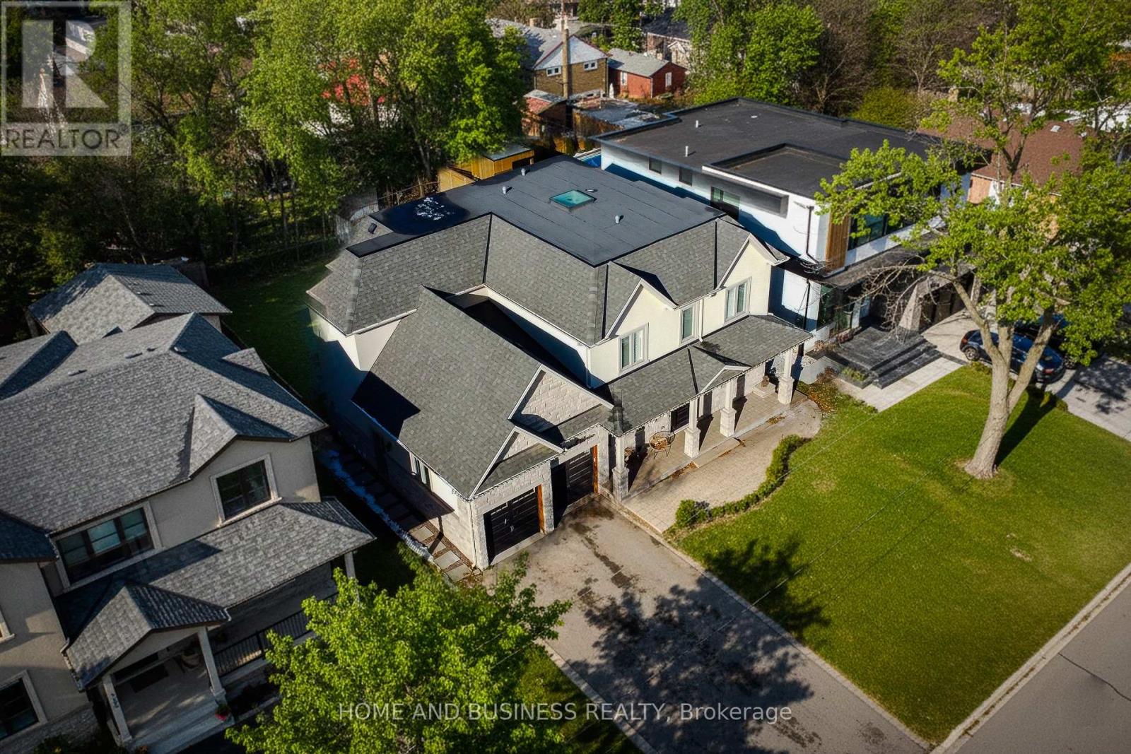 115 Russell Drive, Oakville, Ontario  L6H 1L4 - Photo 4 - W12628926