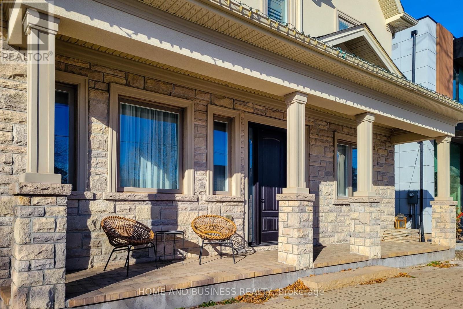 115 Russell Drive, Oakville, Ontario  L6H 1L4 - Photo 5 - W12628926