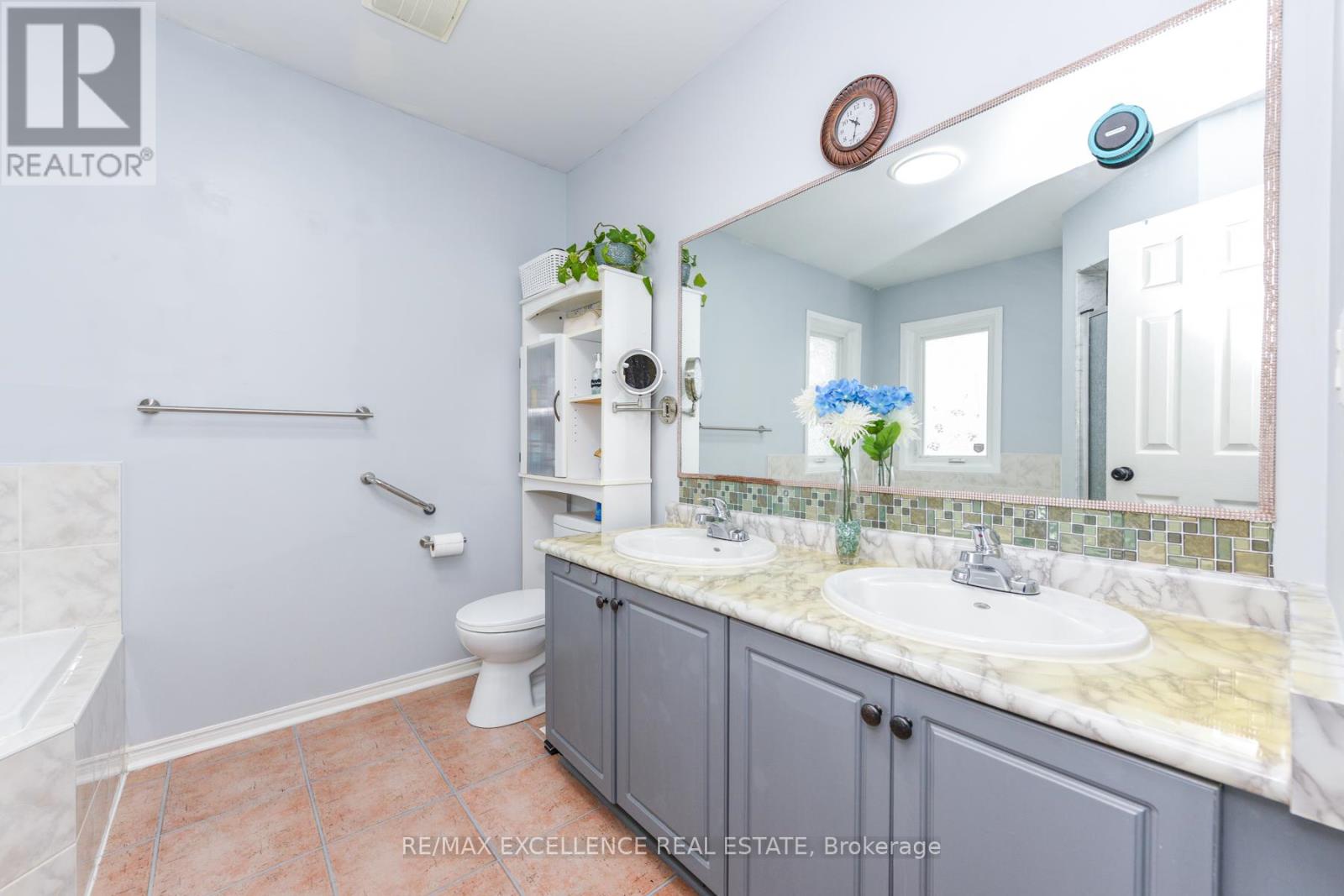 11 Arthurs Crescent, Brampton, Ontario  L6Y 4Y5 - Photo 20 - W12628930