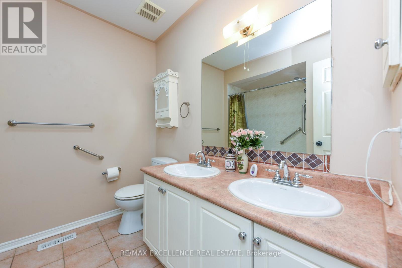 11 Arthurs Crescent, Brampton, Ontario  L6Y 4Y5 - Photo 26 - W12628930