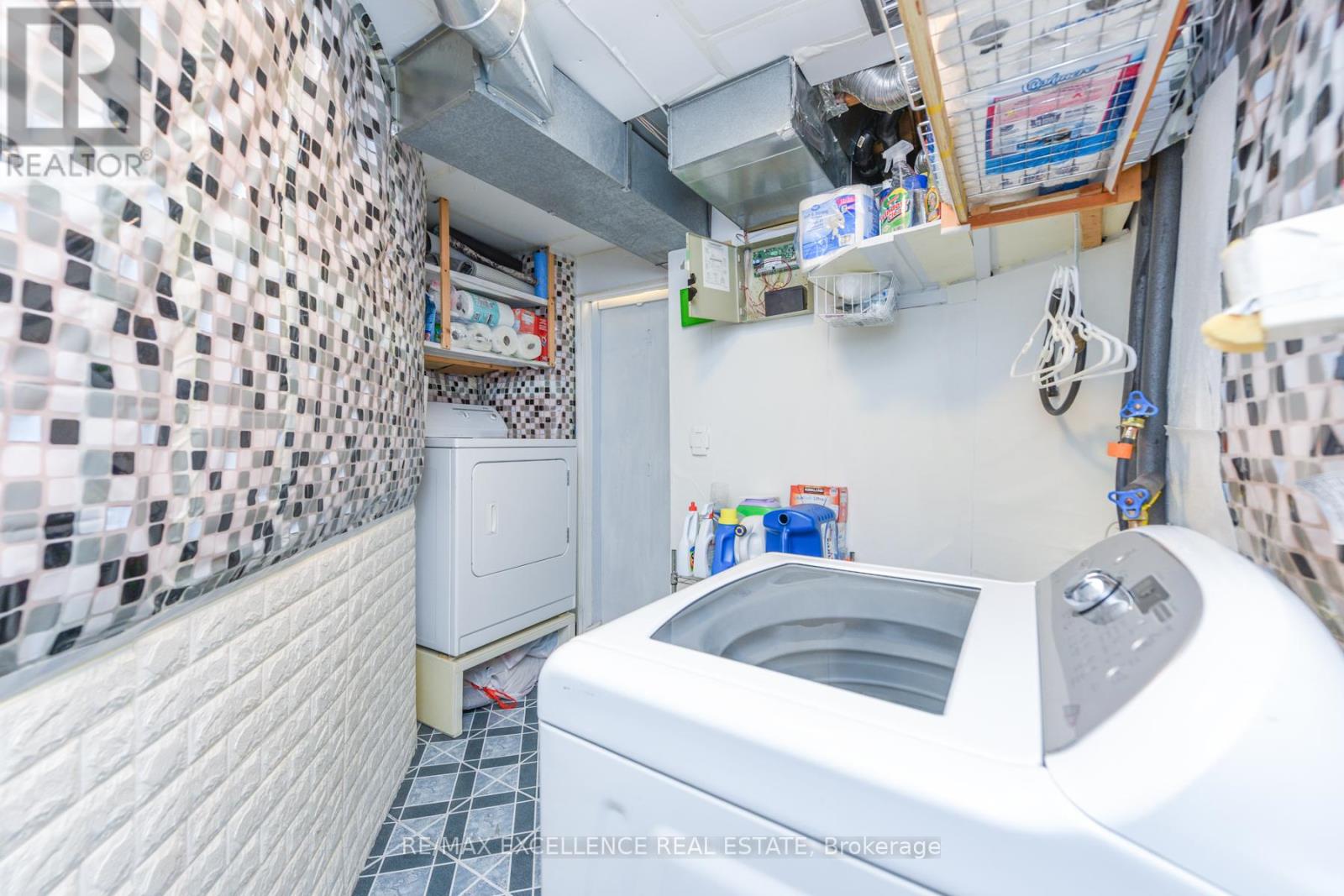 11 Arthurs Crescent, Brampton, Ontario  L6Y 4Y5 - Photo 36 - W12628930