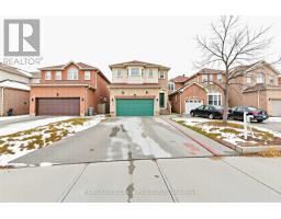 11 ARTHURS CRESCENT, Brampton, Ontario